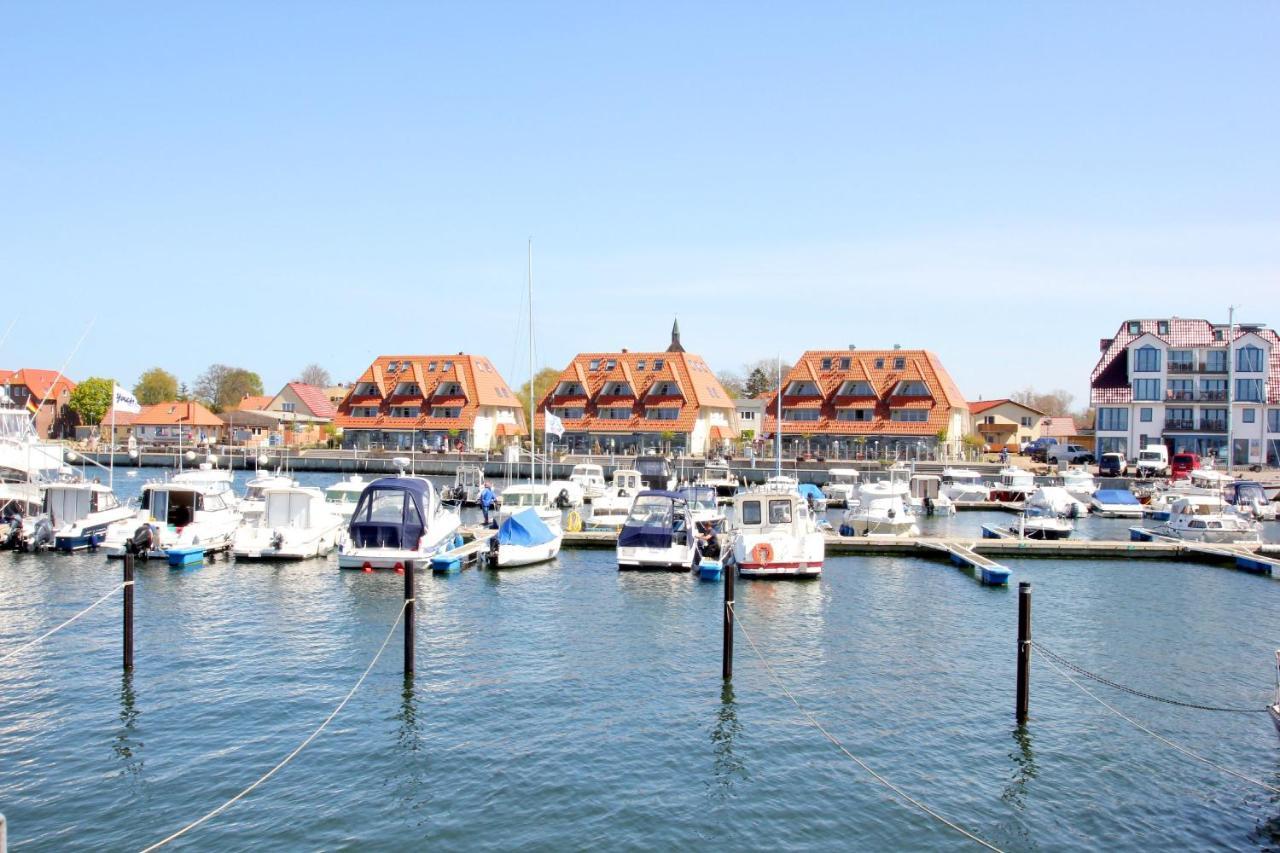 Hafennahe Ferienwohnung Mit Balkon Und Meerblick - Hafenhaeuser Wiek Wohnung 14 Wiek auf Rügen Esterno foto